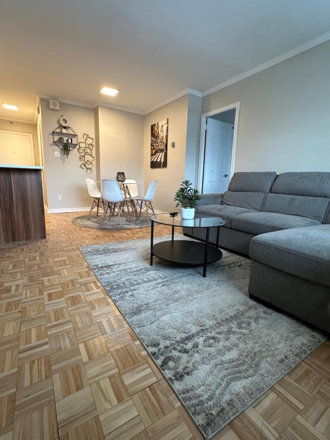 Hello,Crescent Apartment Montreal Bagian luar foto