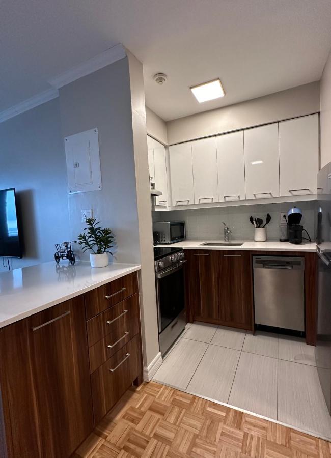 Hello,Crescent Apartment Montreal Bagian luar foto