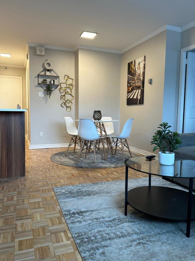 Hello,Crescent Apartment Montreal Bagian luar foto