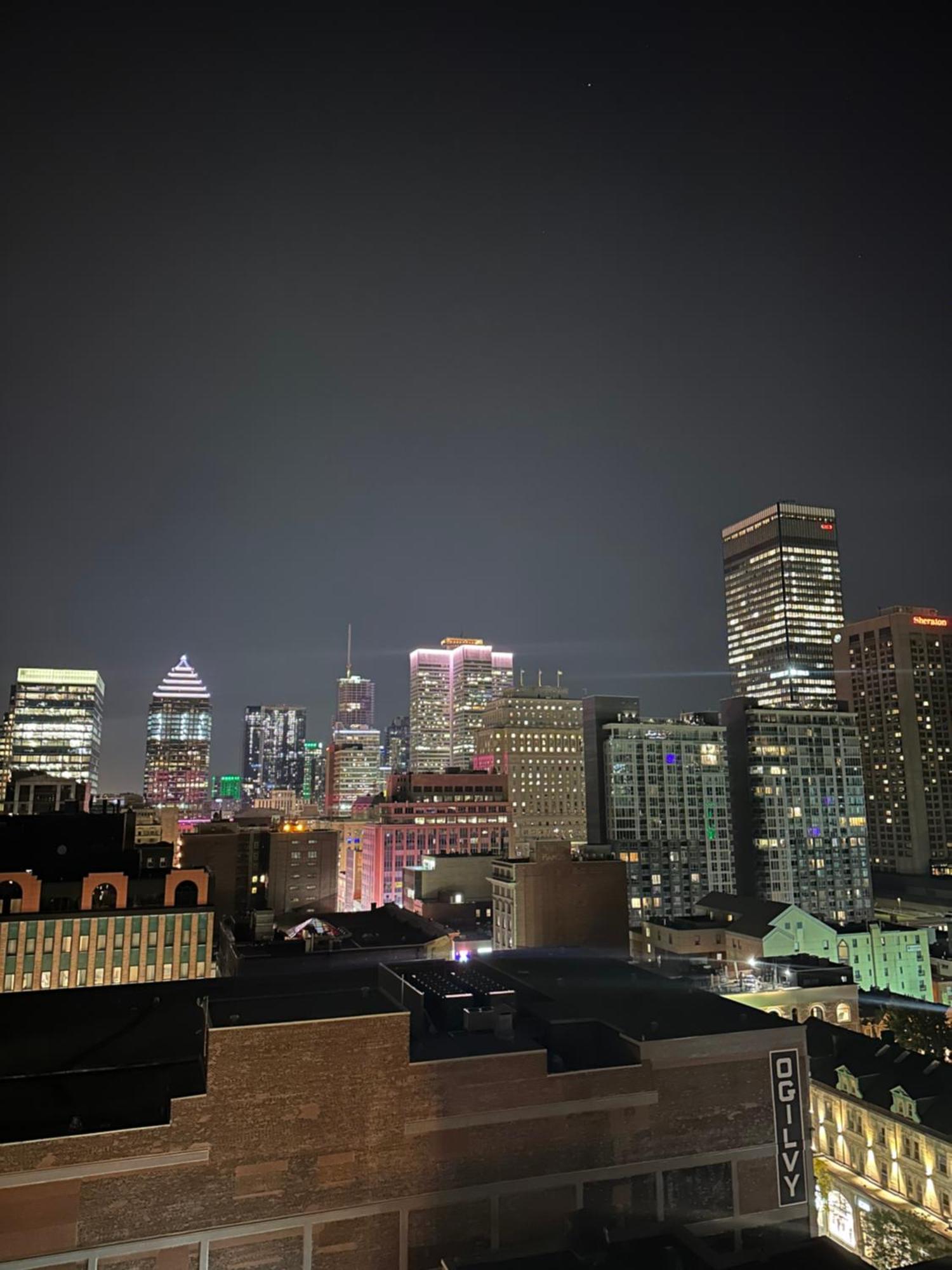 Hello,Crescent Apartment Montreal Bagian luar foto